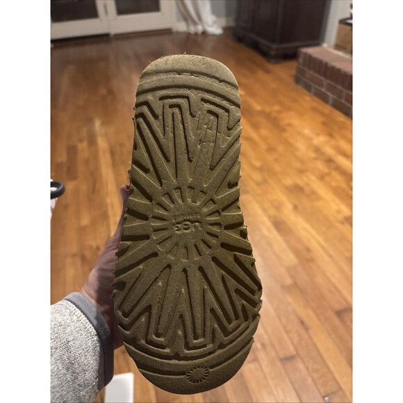 UGG Classic Tall 5815 Short Suede Logo Chestnut. Pre-owned. Size US W6 - Picture 8 of 8